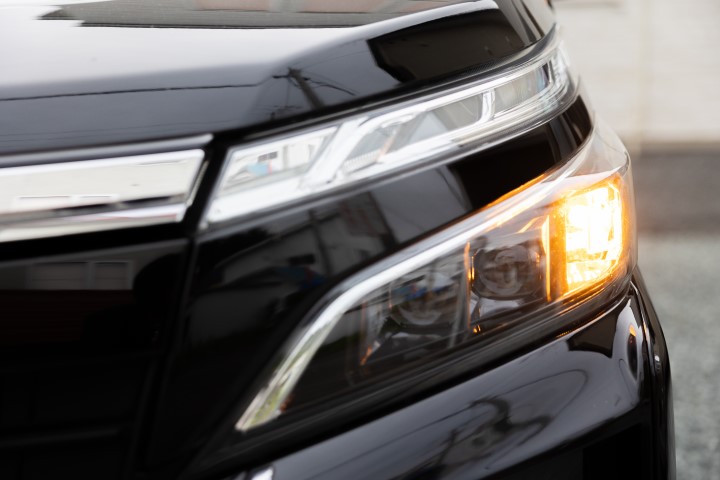 photo of an automobile turn signal light