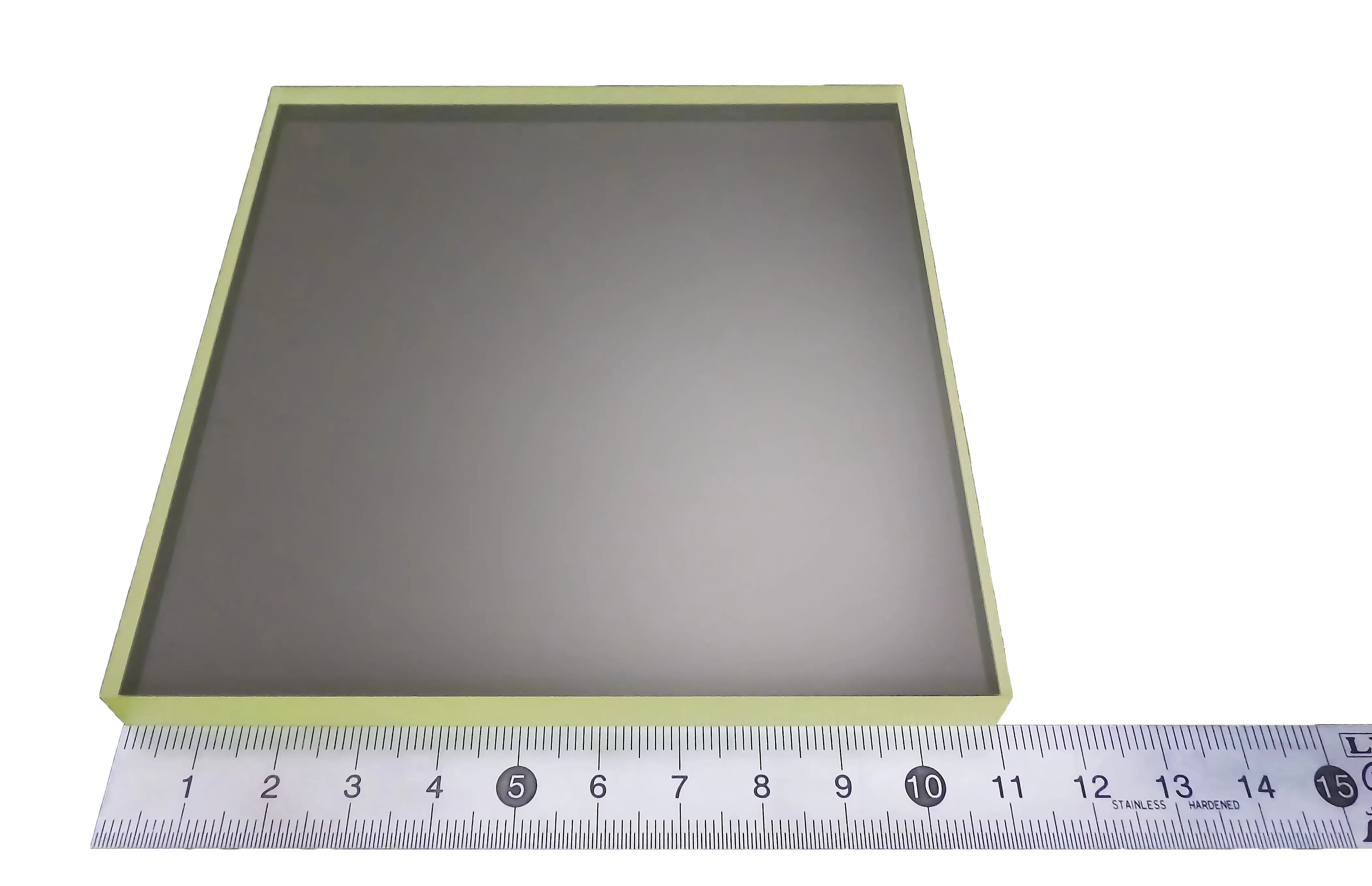 開発したガラス製ファラデー素子110×110mm