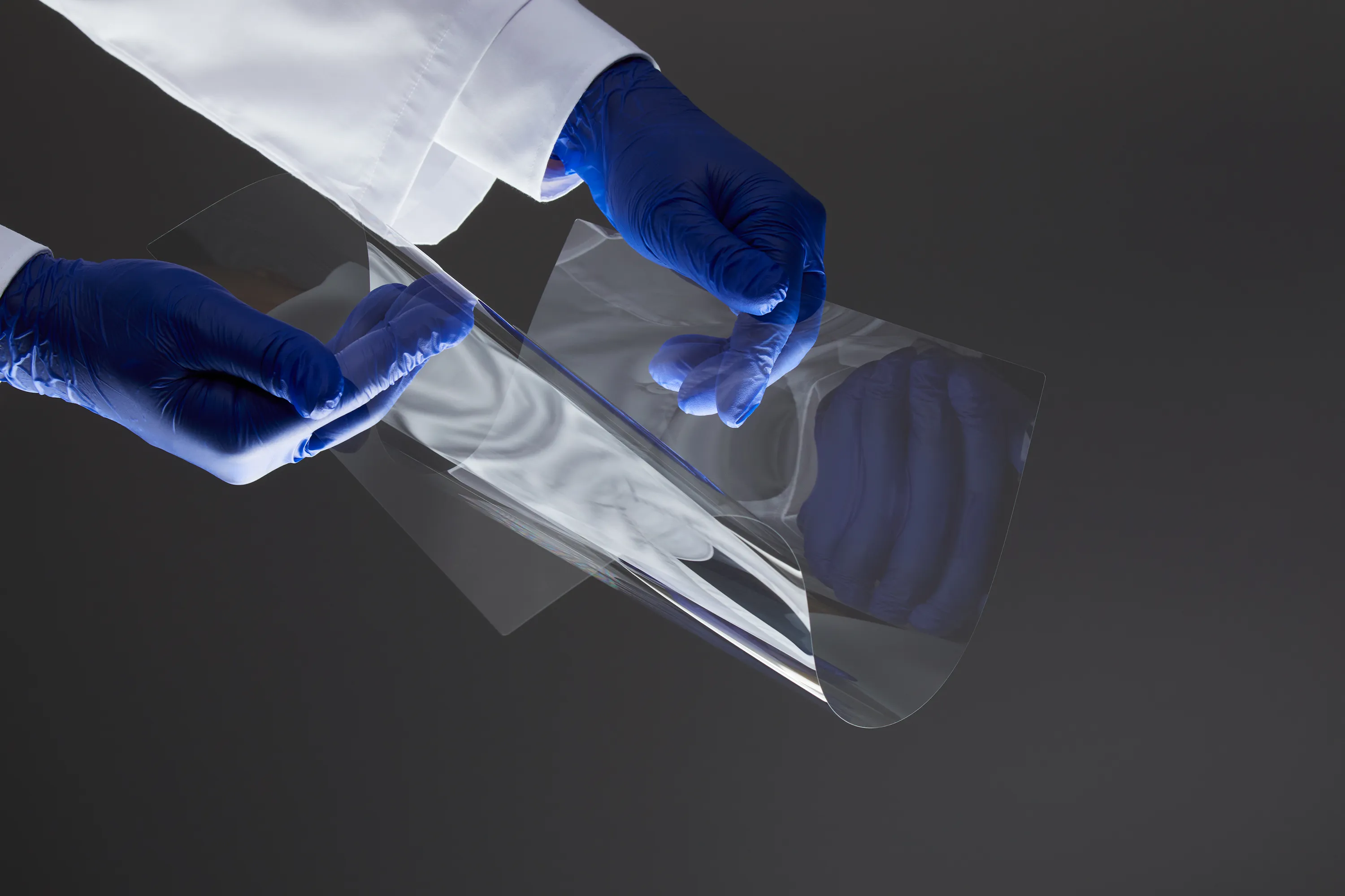 Dinorex UTG™, ultra-thin glass for chemical strengthening used in the motorola razr 60 series