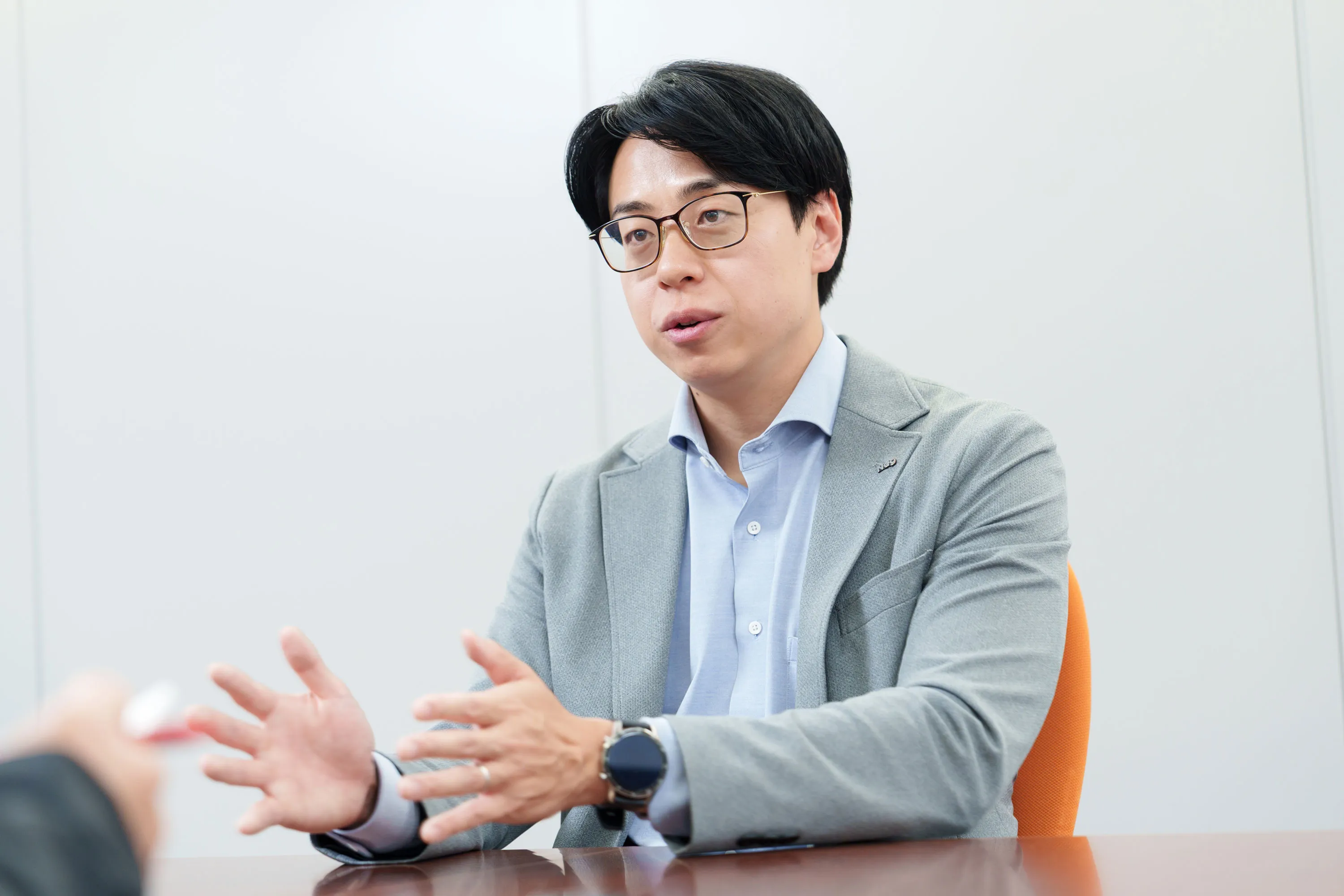 ディスプレイ事業本部　ディスプレイ営業統括部　営業部　森本 大地さん