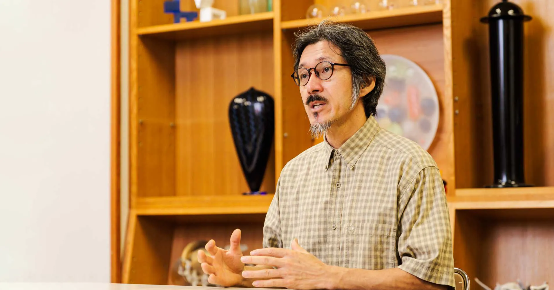 富山ガラス造形研究所 所長　本郷 仁氏